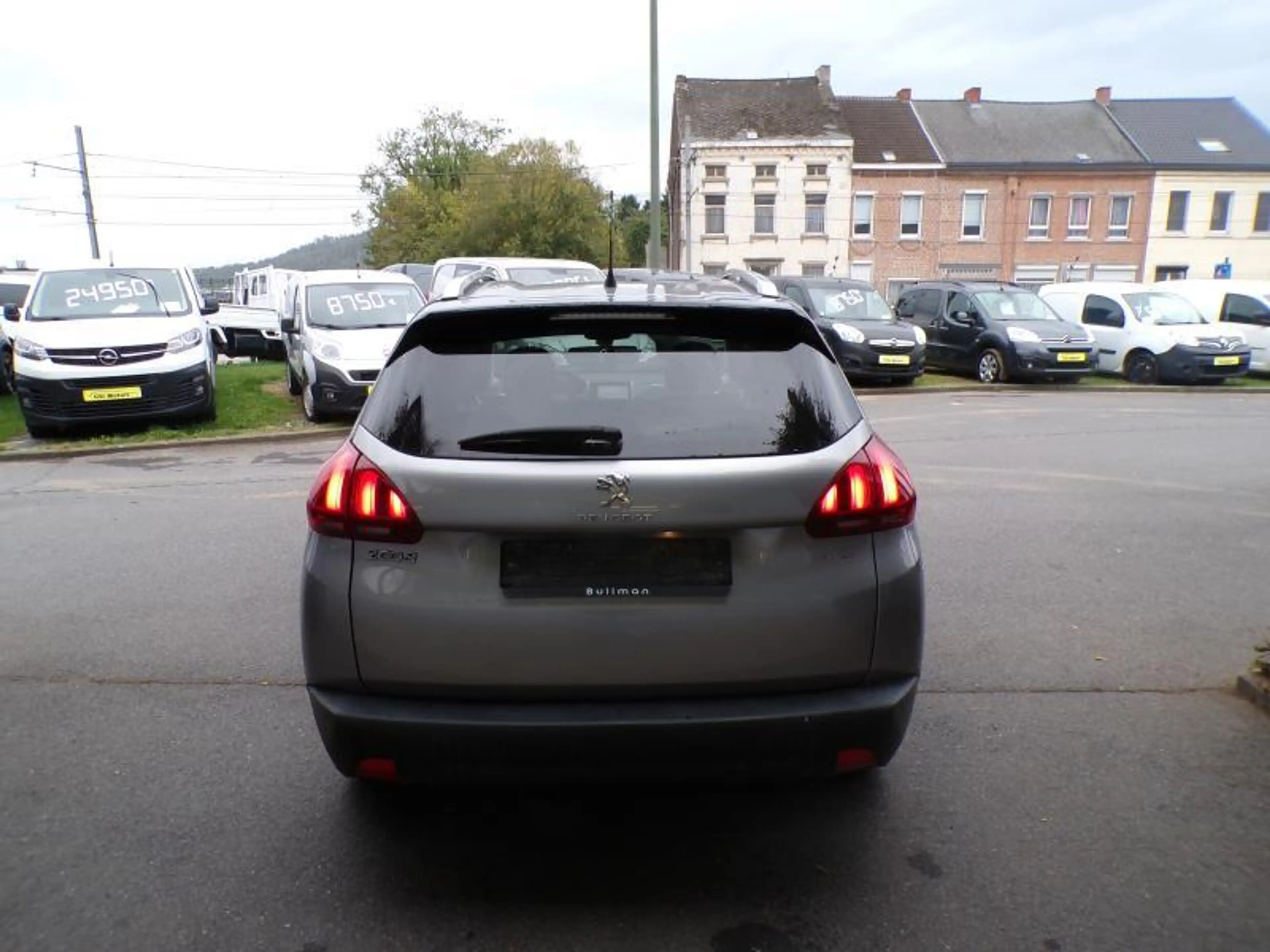 Peugeot 2008 1.2 83cv Gris 05/19 1er Main GPS Radio Bluetooth — photo 5