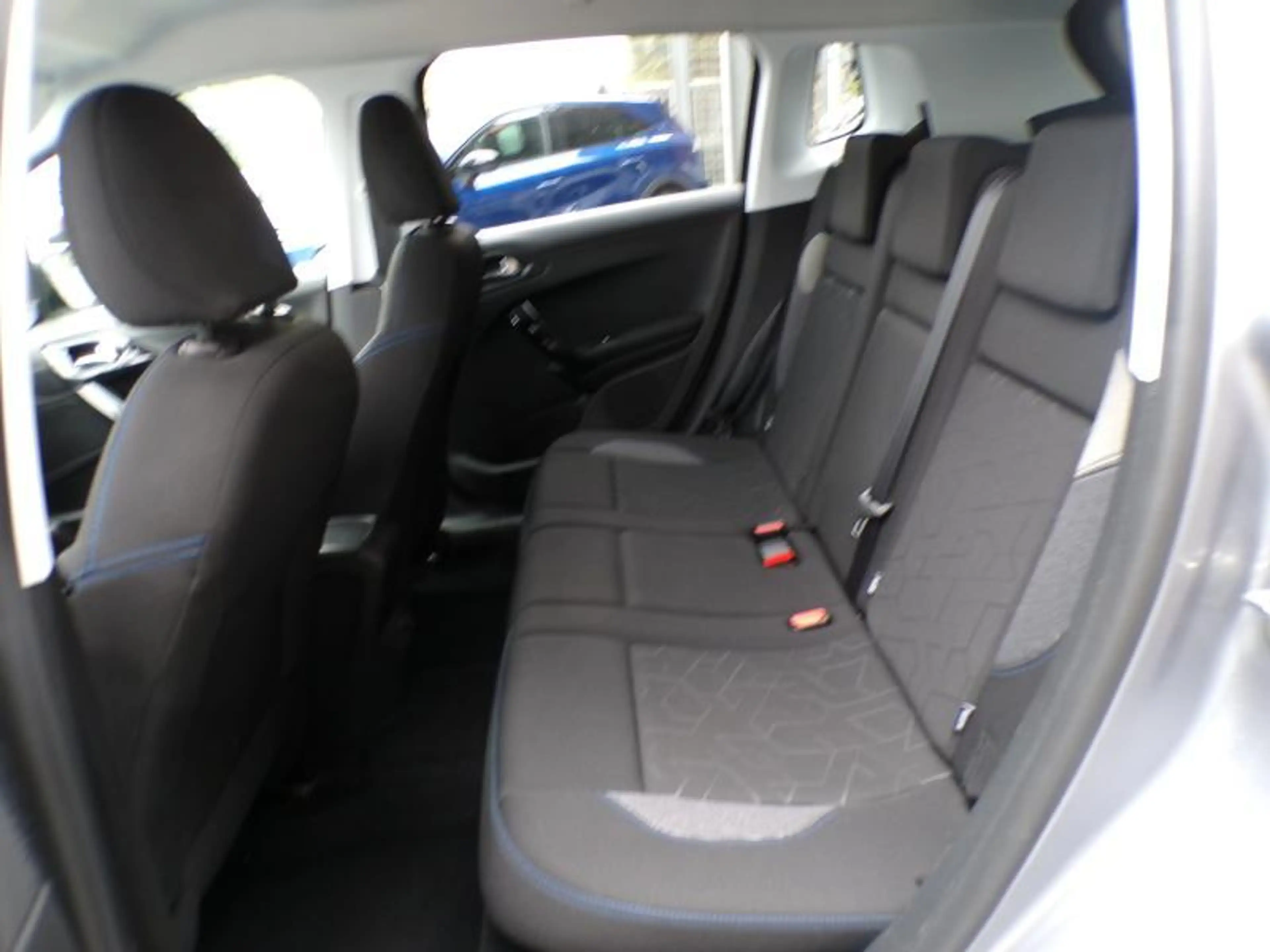 Peugeot 2008 1.2 83cv Gris 05/19 1er Main GPS Radio Bluetooth — photo 8
