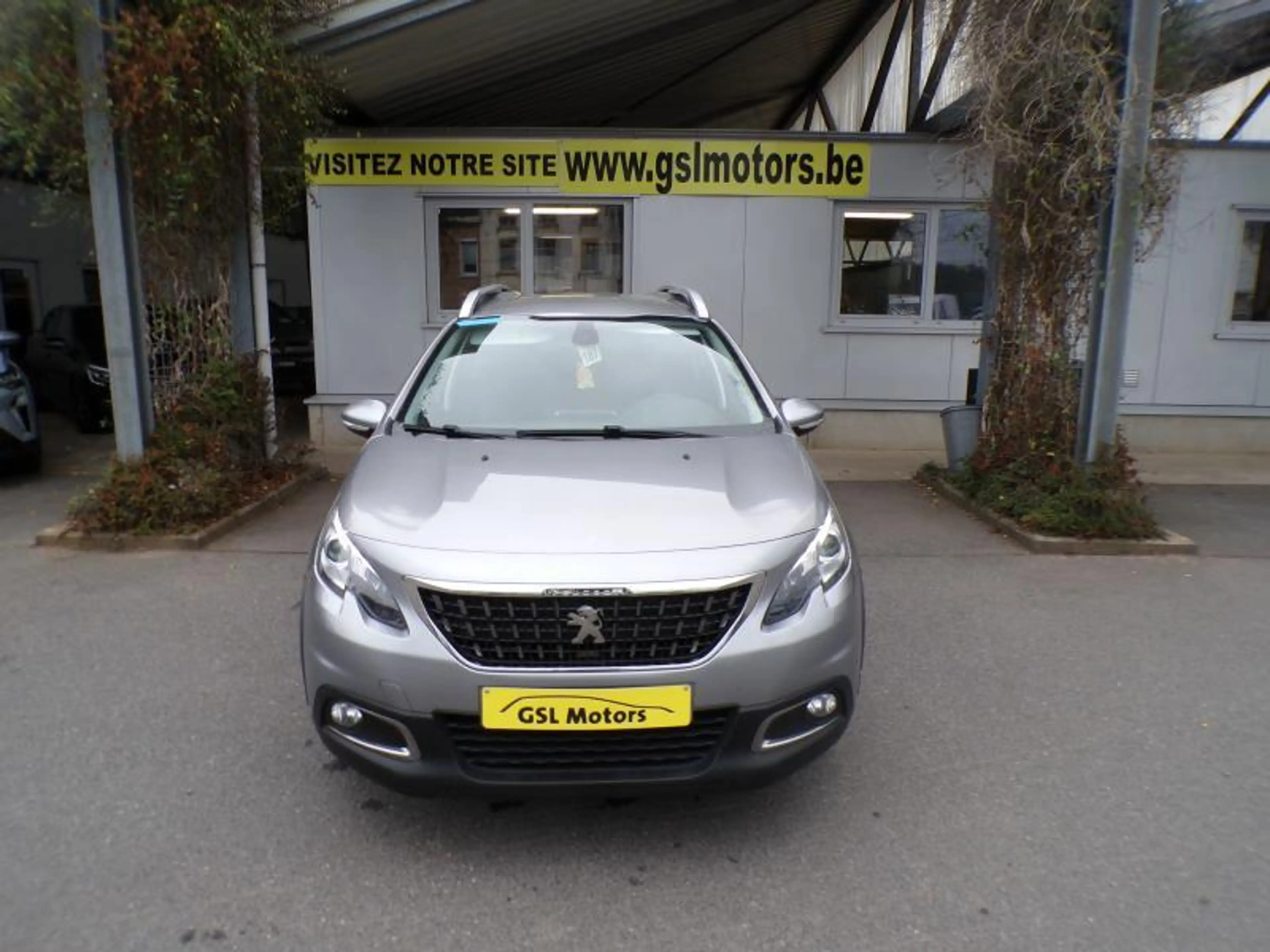 Peugeot 2008 1.2 83cv Gris 05/19 1er Main GPS Radio Bluetooth — photo 2