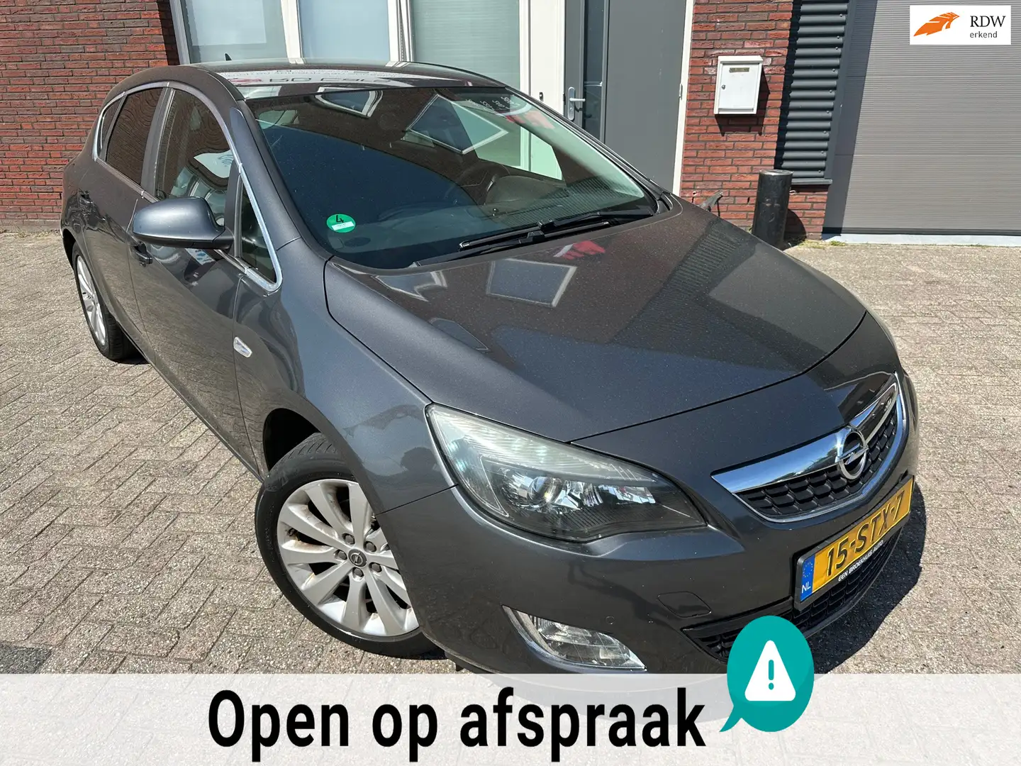 Opel Astra 1.4 Turbo Cosmo / Navi / PDC / Cruise / NAP / AUX Grigio - 1