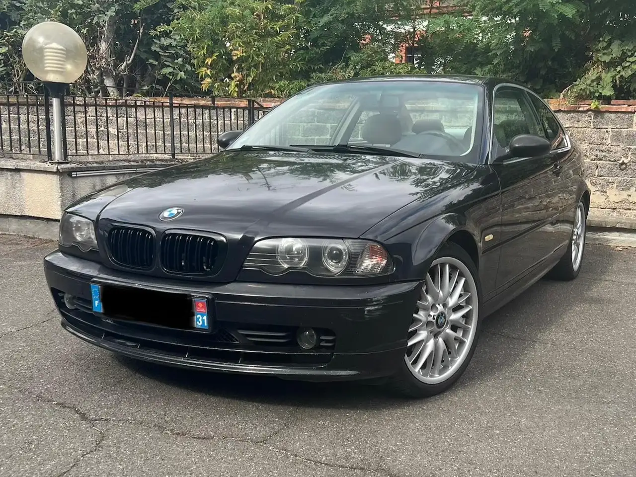 BMW 323