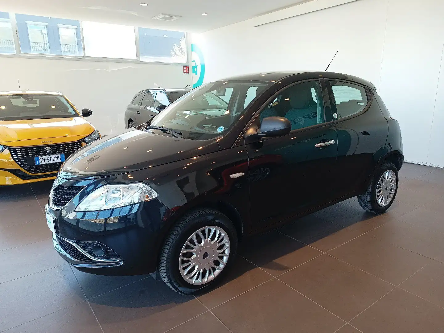 Lancia Ypsilon 0.9 t.air Silver ecochic metano 80cv Nero - 1
