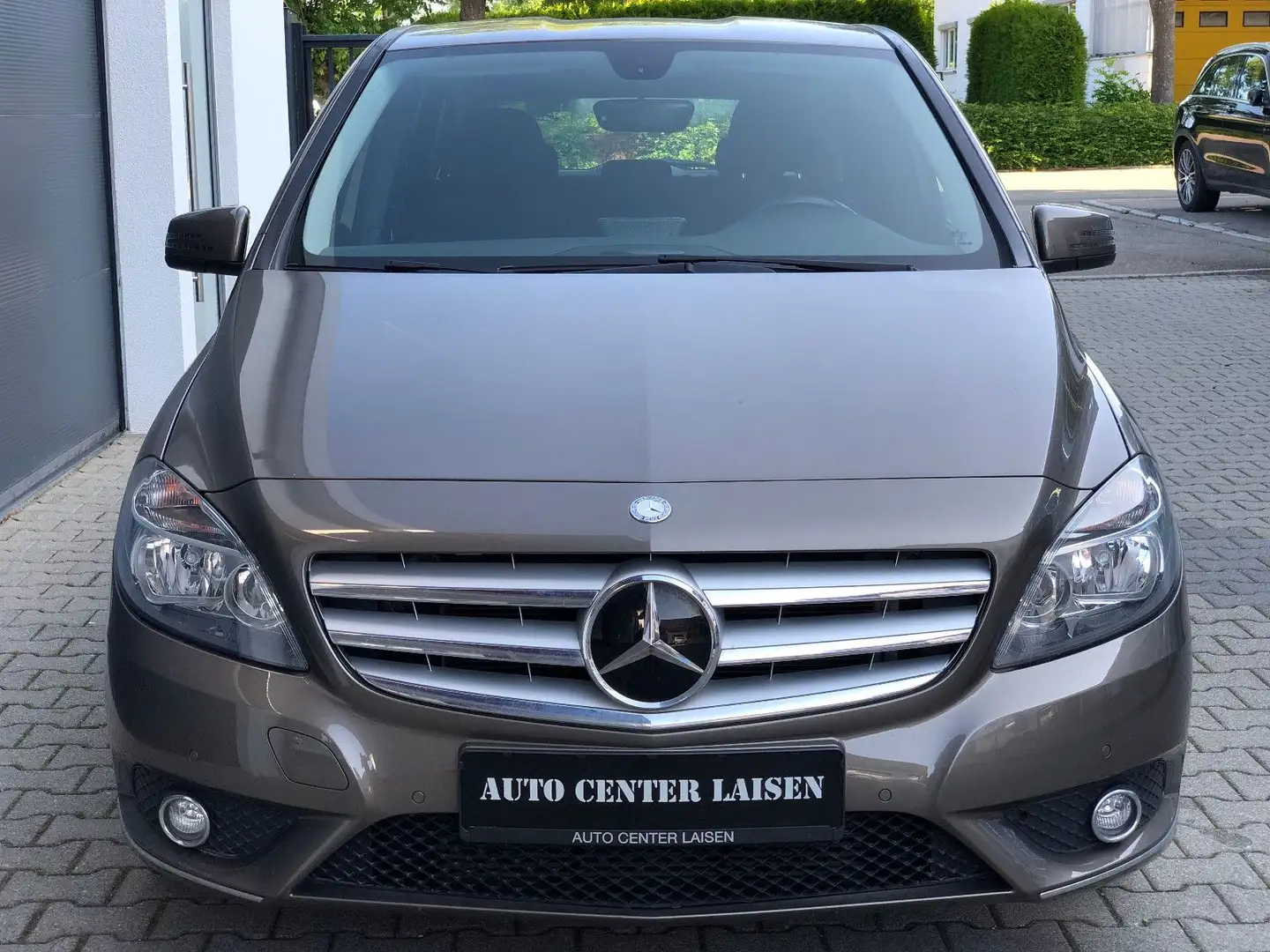 Mercedes-Benz B 200 Automatik Klima Navi PDC AHK Tempomat Grau - 2