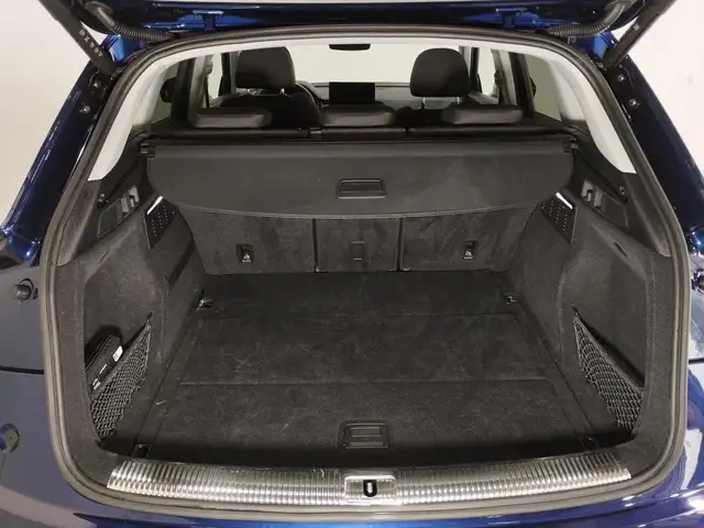 Audi Q5 view 9