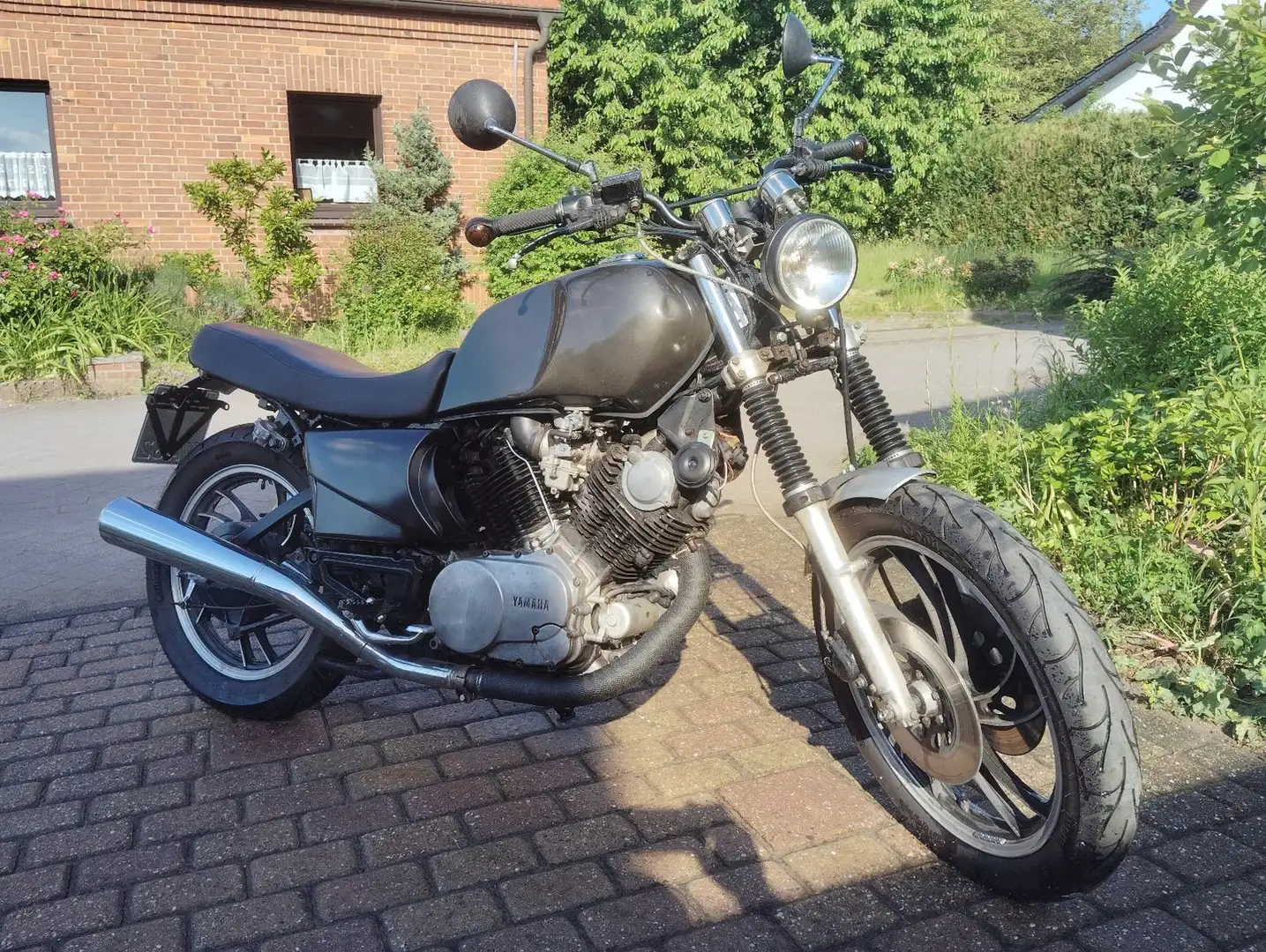 Yamaha TR 1 Scarmbler Umbau Noir - 1
