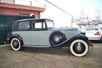 20/25 Saloon