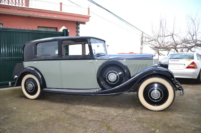 Rolls-Royce 20/25 Saloon