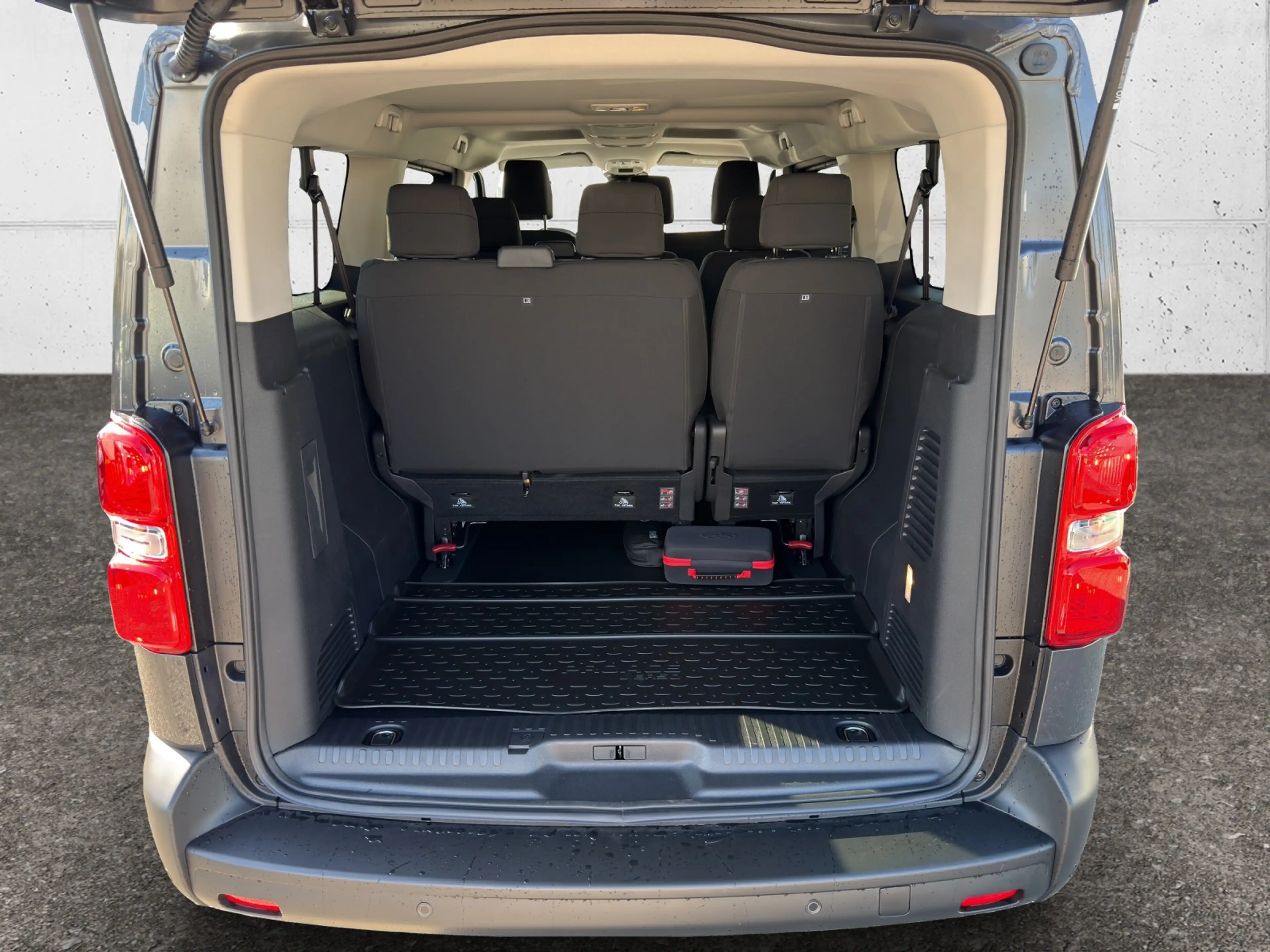 Toyota Proace Verso L2 2,2 D-4D 150 Active 6M. 5t. — photo 4