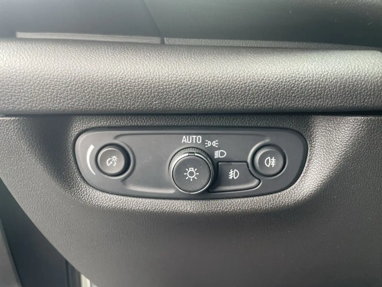 Opel Insignia ST Eleg. 2.0 +Navi Kamera SHZ Allwetter LED Intell 18
