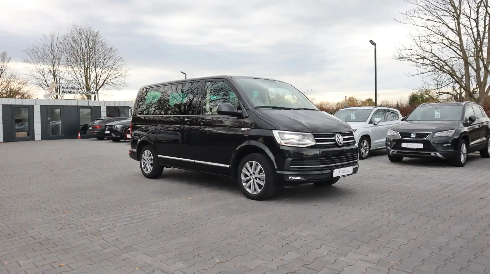 Volkswagen T6 Multivan Highline LED StandHz RCam Leder Navi Schwarz - 1