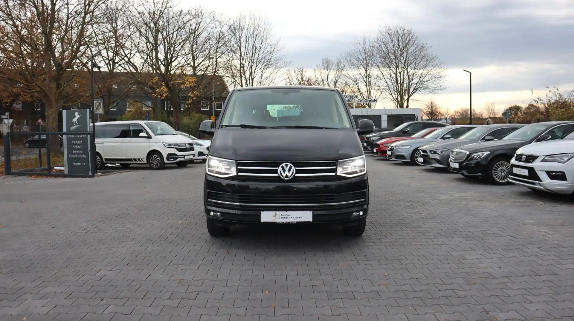 Volkswagen T6 Multivan Highline LED StandHz RCam Leder Navi Schwarz - 2