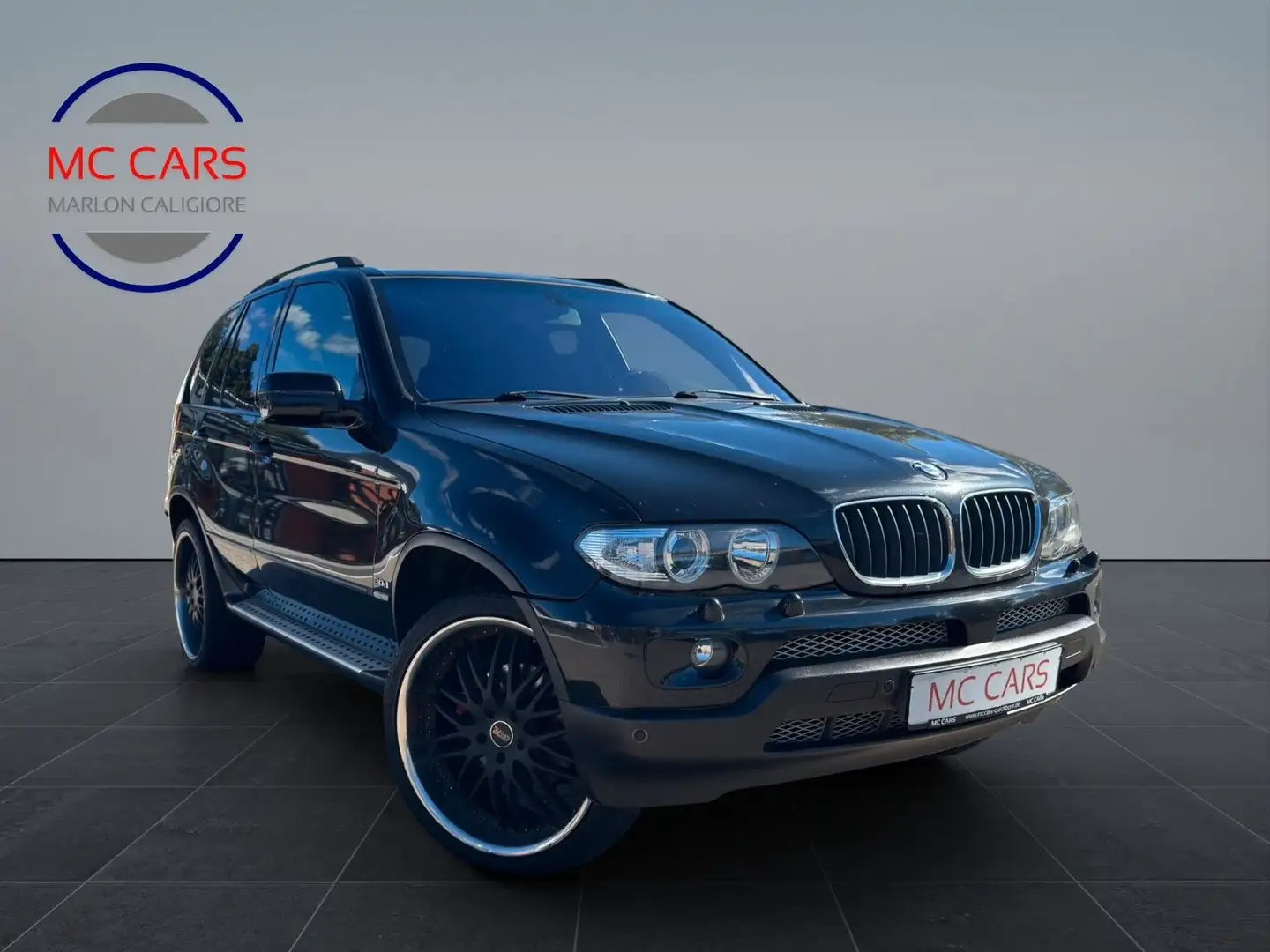 BMW X5 3.0d Sportpaket Trittbretter/ 22 zoll / PDC Zwart - 1