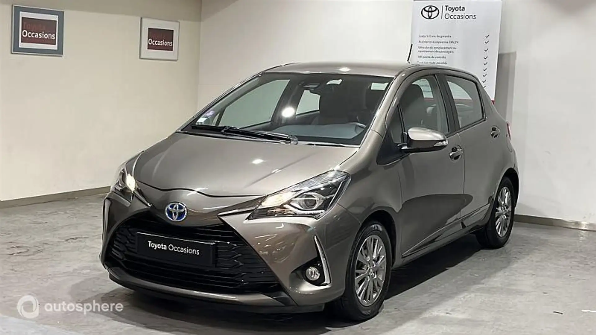Toyota Yaris 100h Dynamic 5p RC18 - 1