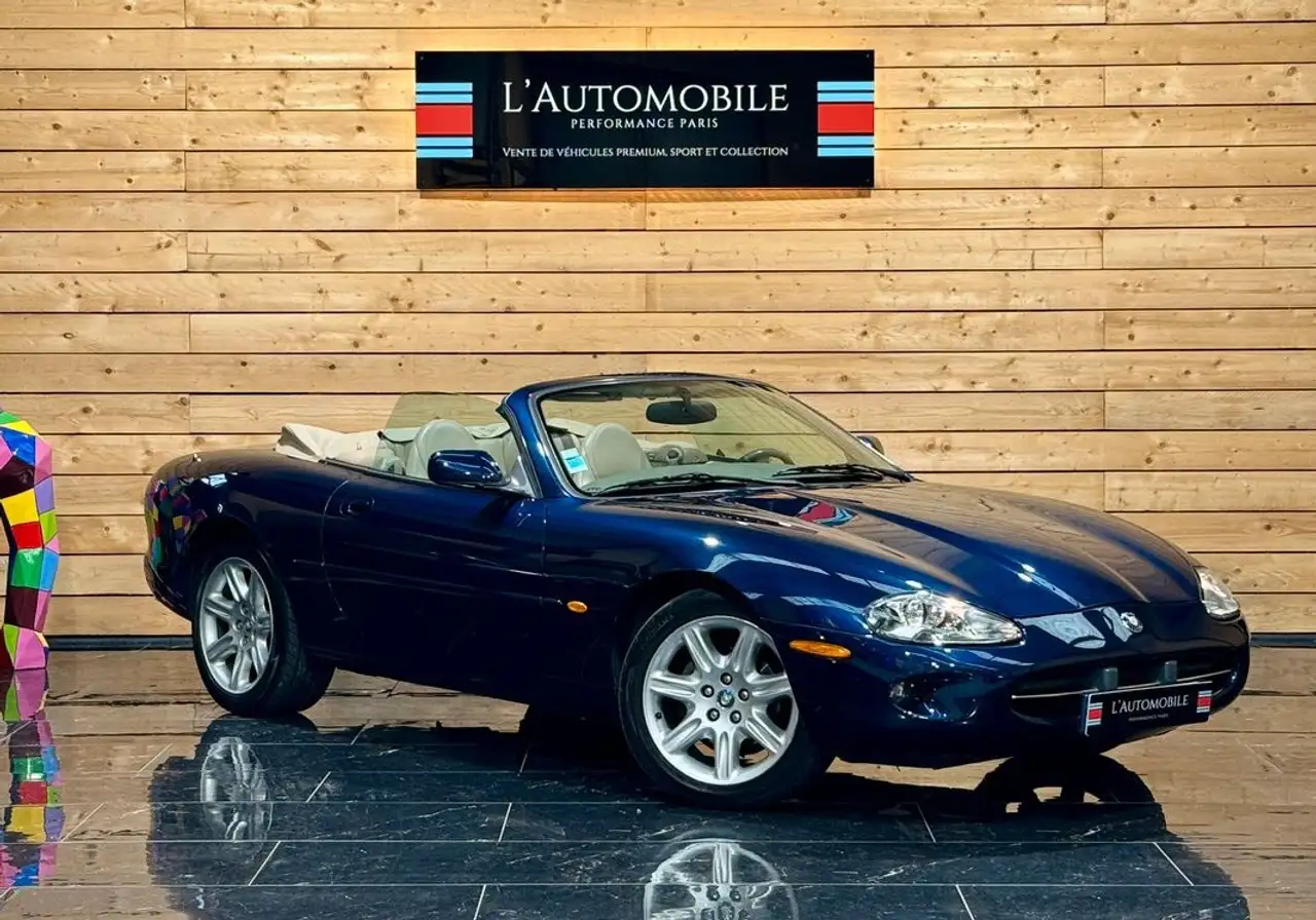 Jaguar XK8