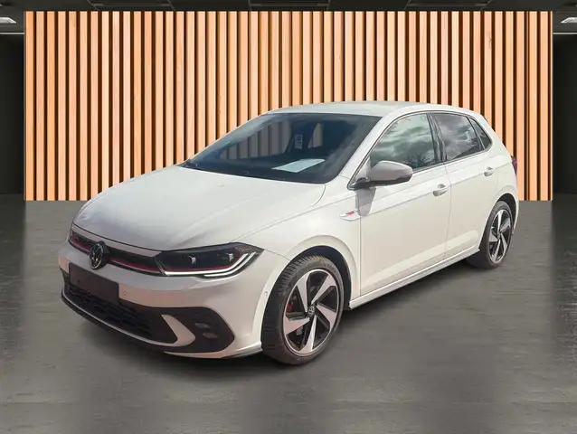 Volkswagen Polo view 2