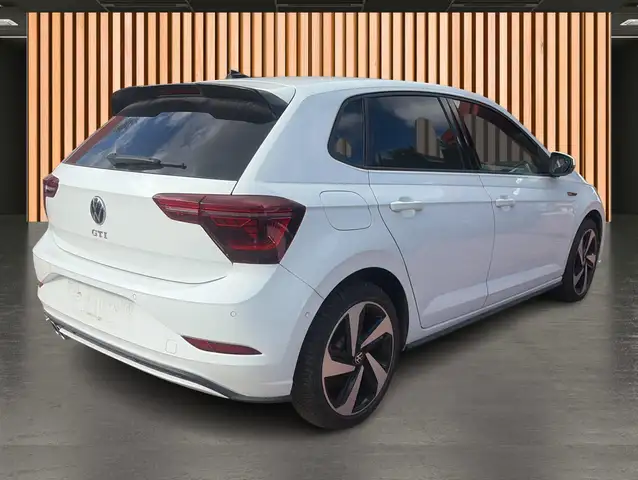 Volkswagen Polo view 4