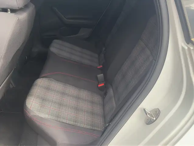 Volkswagen Polo view 8