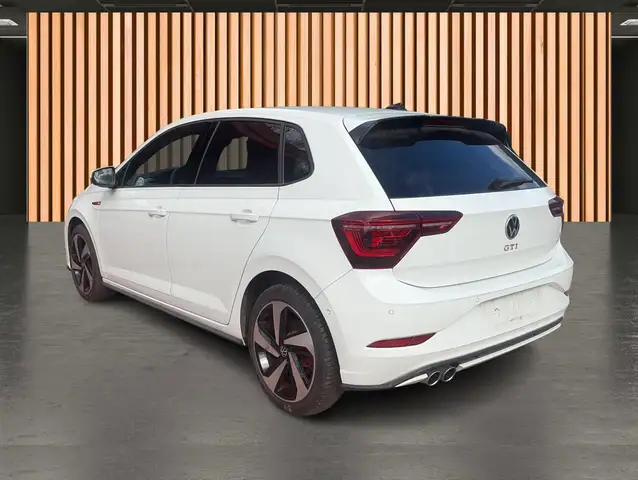 Volkswagen Polo view 5