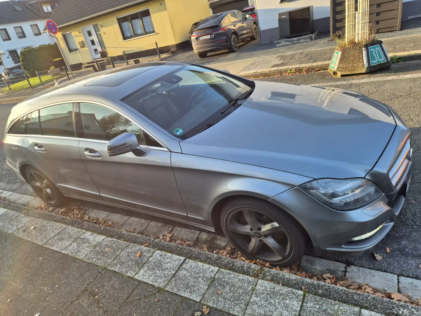 Mercedes-Benz CLS 250 CLS Shooting Brake 250 CDI 7G-TRONIC Edition 1 Silber - 1