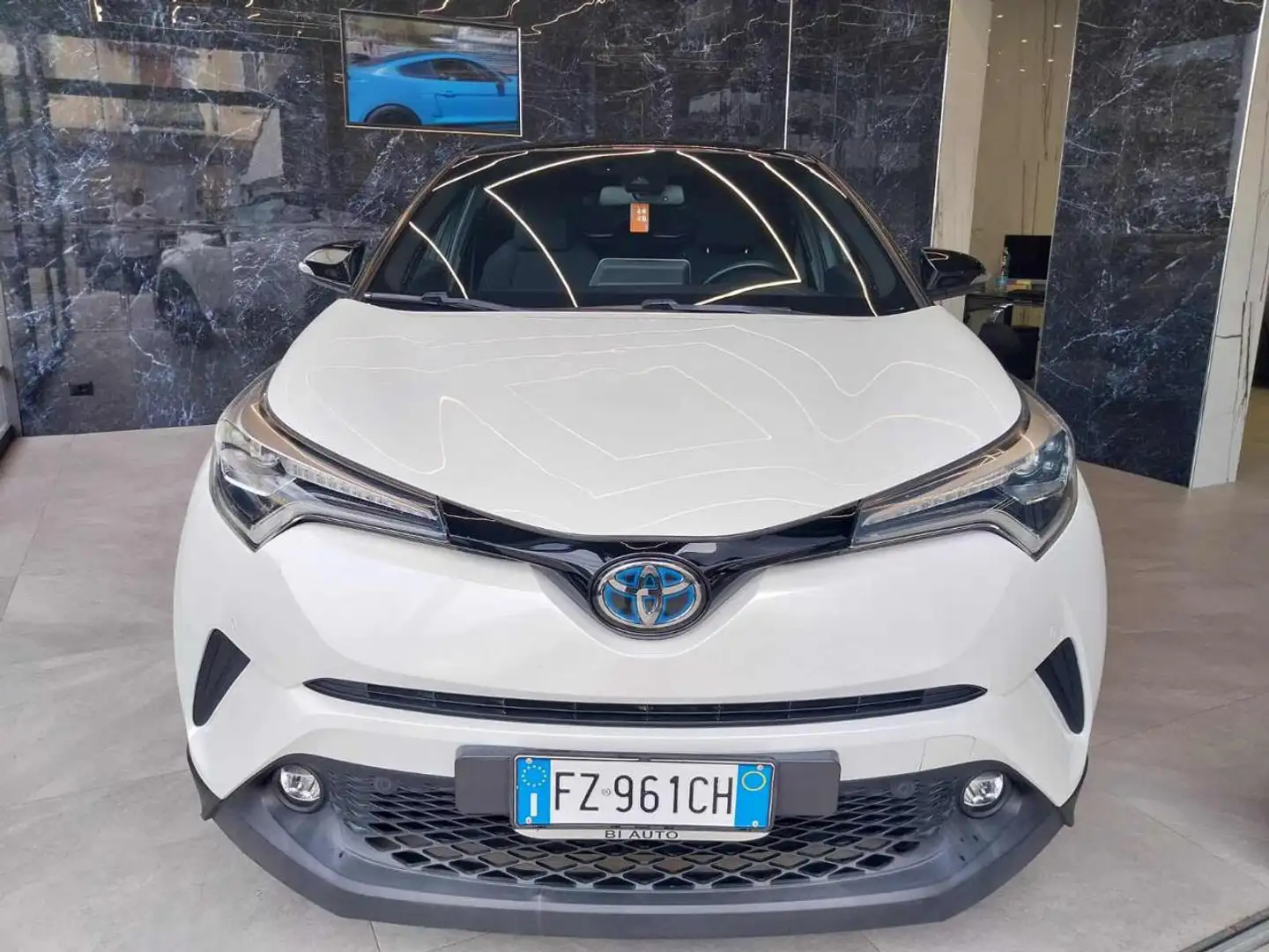 Toyota C-HR 1.8 Hybrid E-CVT Trand  PROMO Bianco - 1
