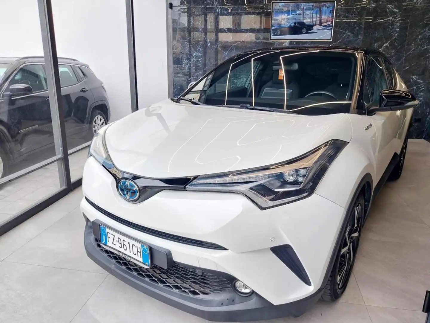 Toyota C-HR 1.8 Hybrid E-CVT Trand  PROMO Bianco - 2