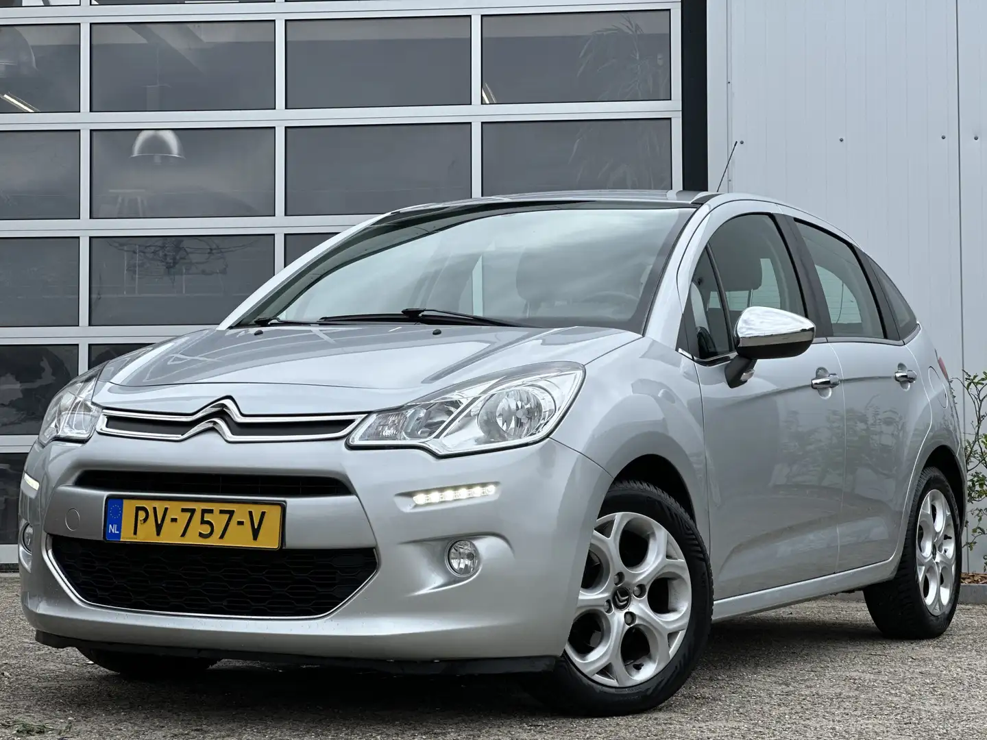 Citroen C3 1.2 VTi Tendance 82PK | Airco | Cruise control | I Grijs - 1