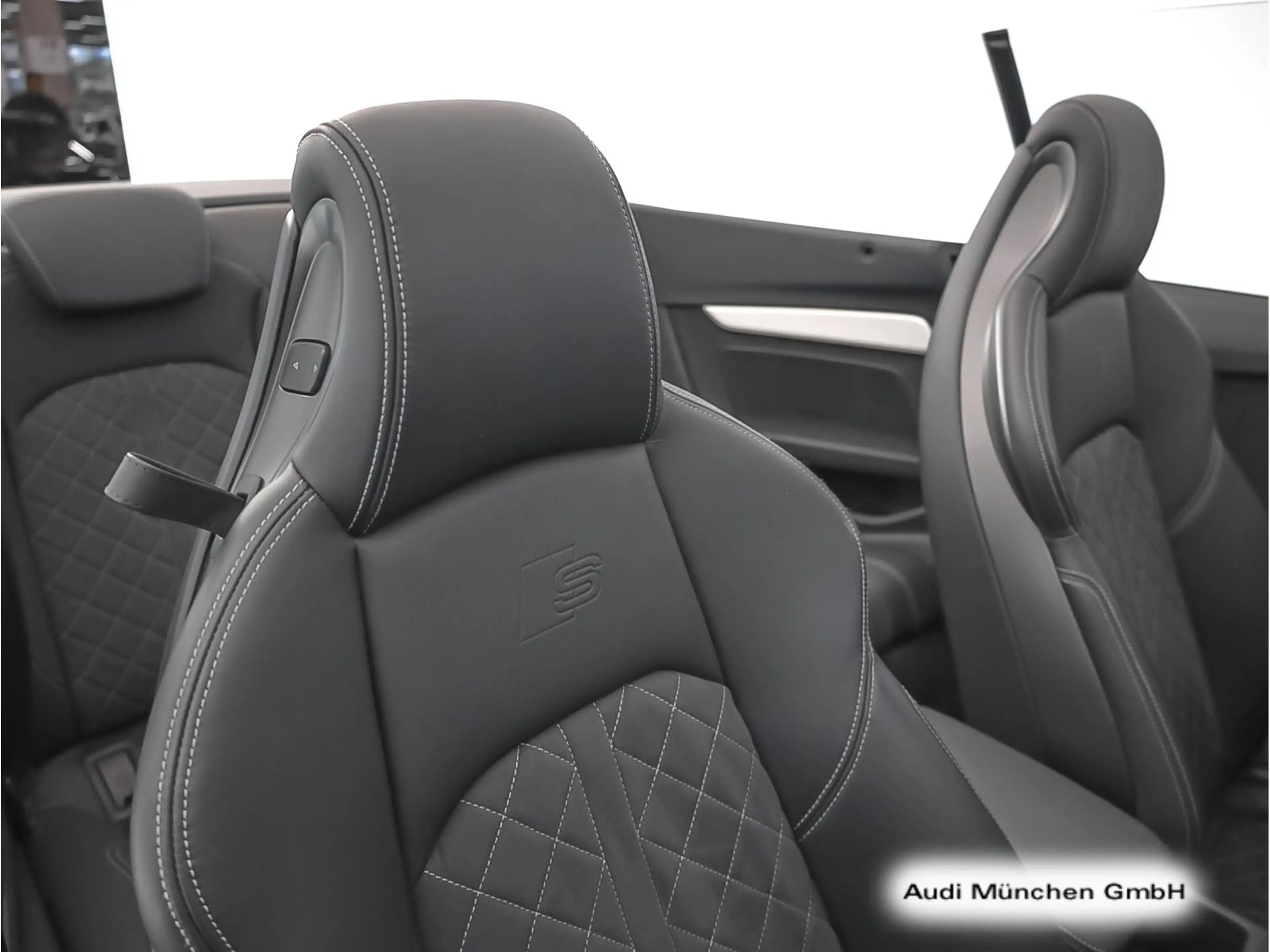 Audi S5 TFSI tiptr. Massage — photo 15