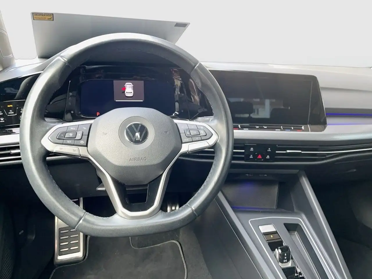 Volkswagen Golf 2.0 TDI DSG Active Navi LED AHK Pano 9