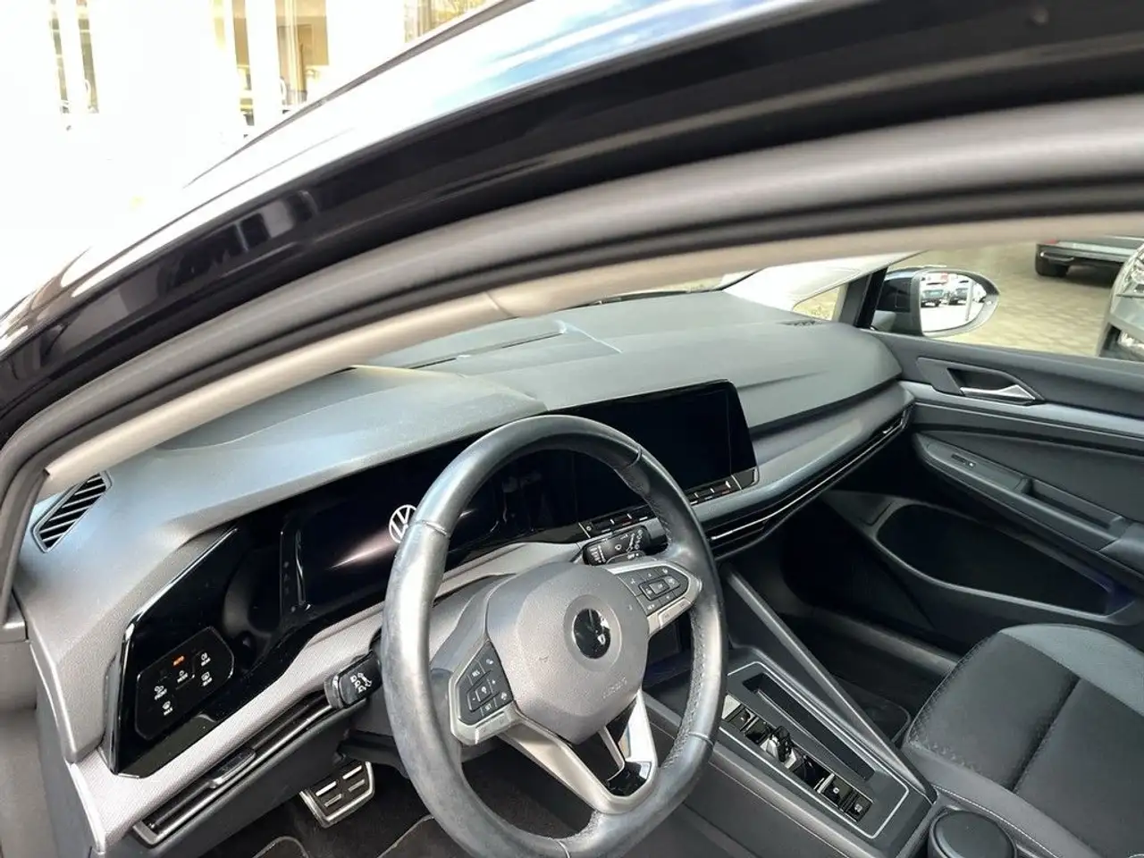 Volkswagen Golf 2.0 TDI DSG Active Navi LED AHK Pano 15