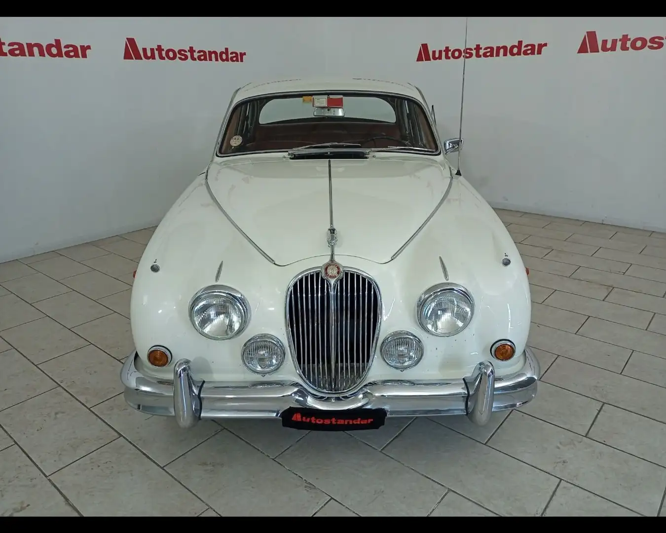 Jaguar MK II 3.8 Beyaz - 2
