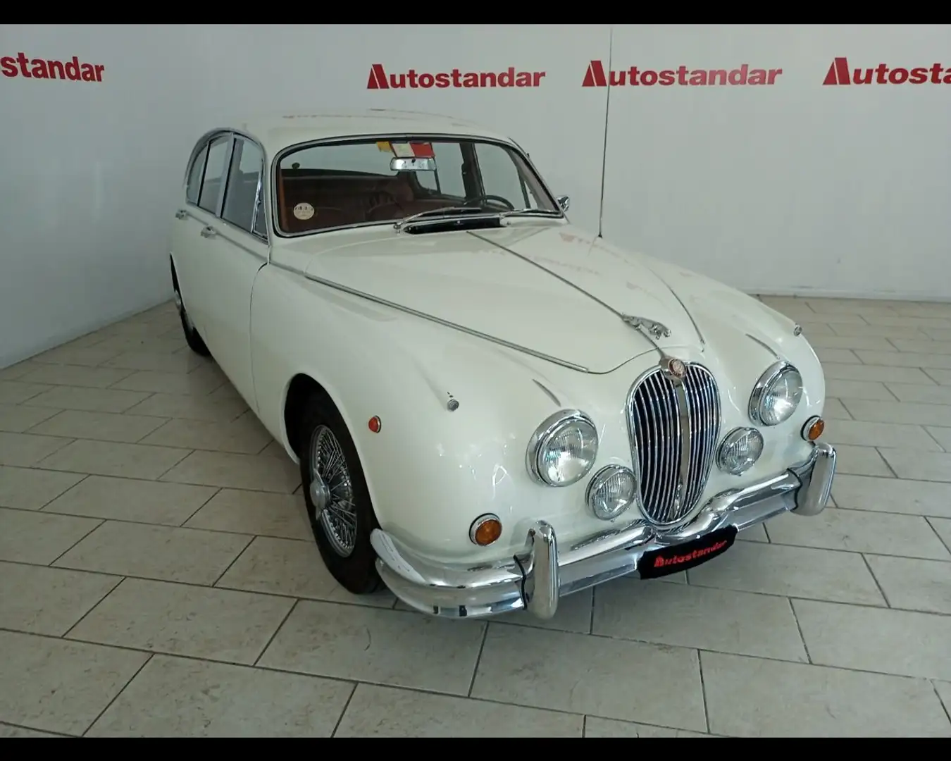 Jaguar MK II 3.8 Beyaz - 1
