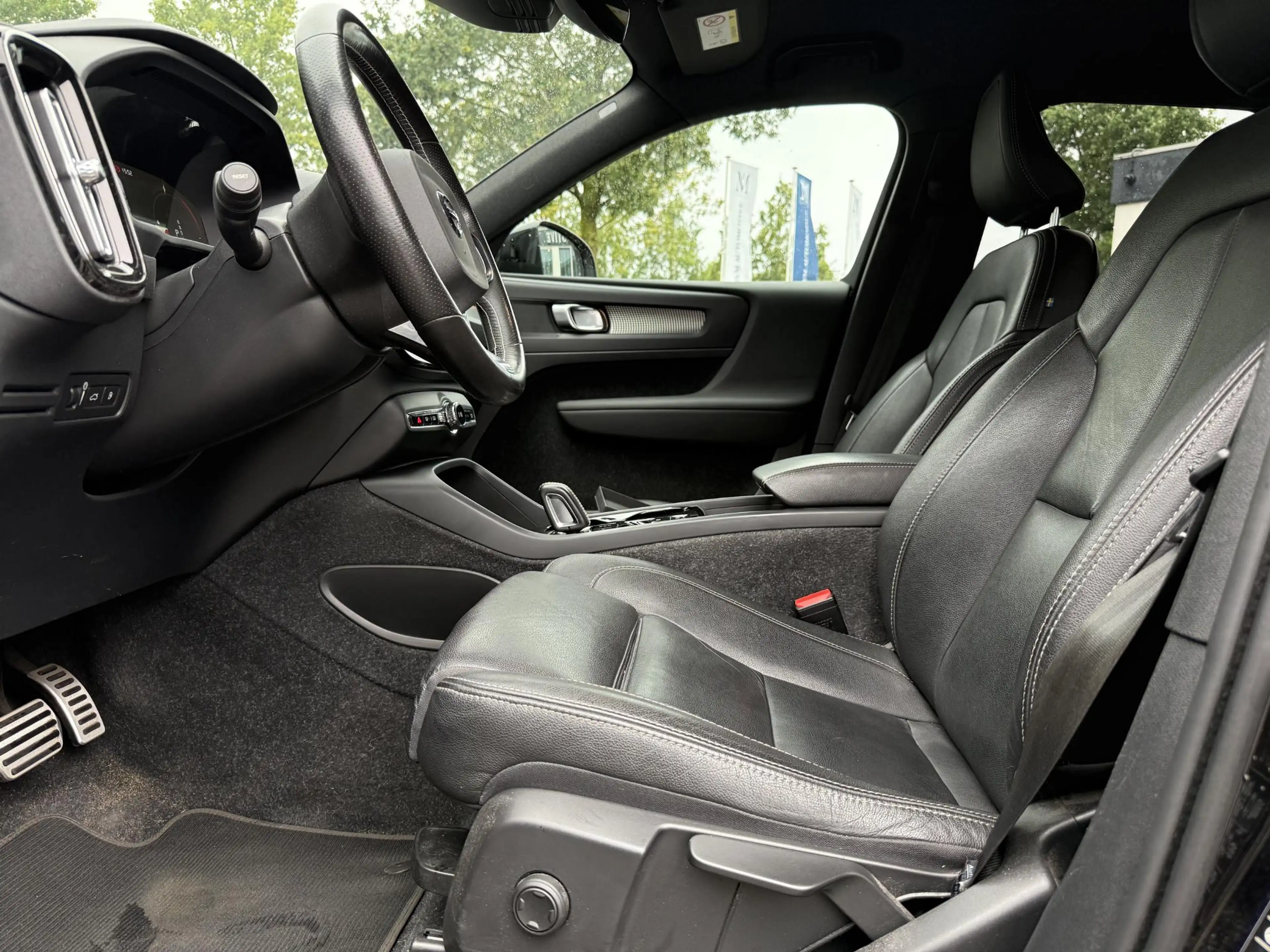Volvo XC40 1.5 T5 Recharge R-Design 20 INCH | LEDEREN BEKLEDI — photo 12