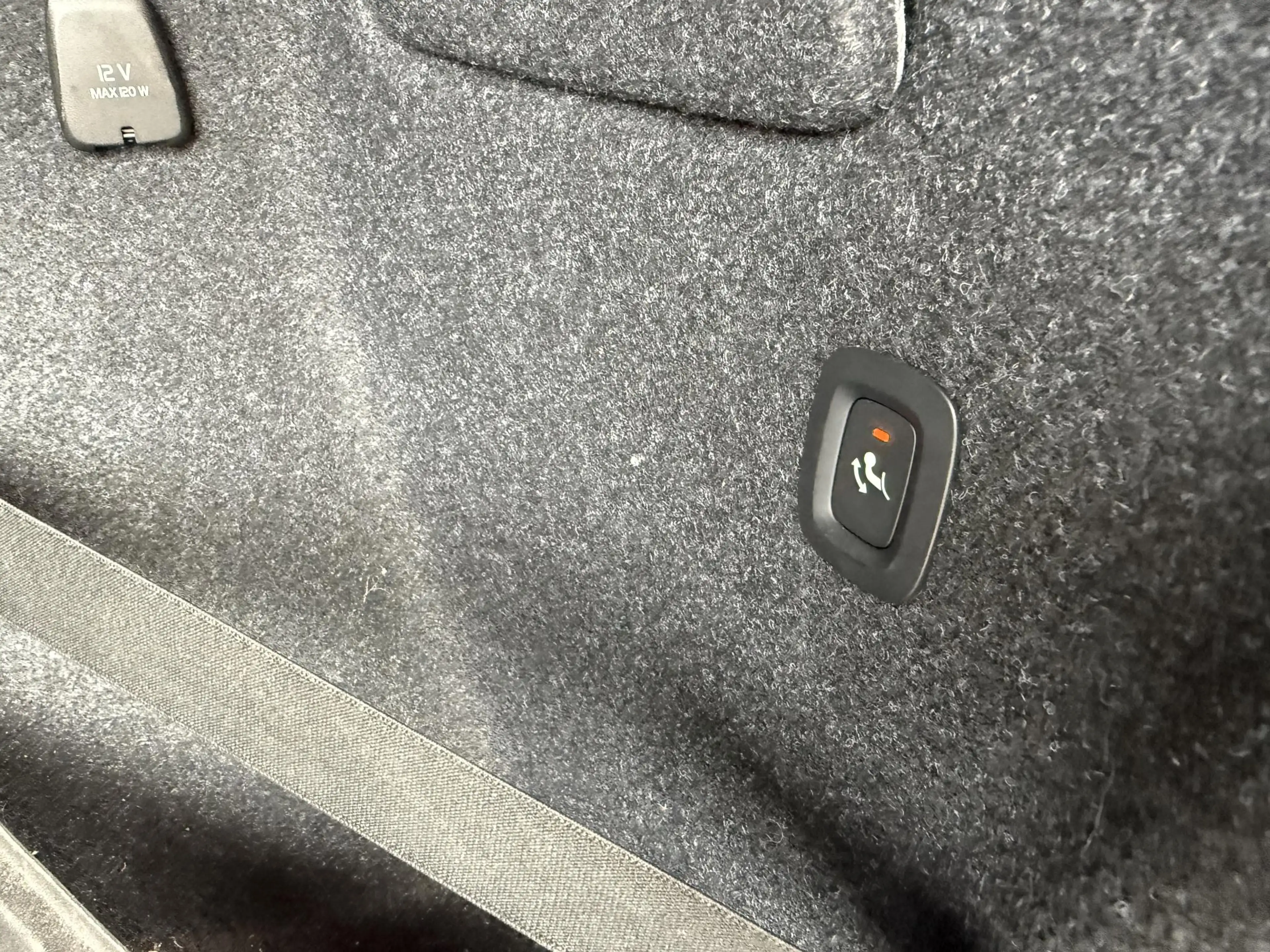 Volvo XC40 1.5 T5 Recharge R-Design 20 INCH | LEDEREN BEKLEDI — photo 18