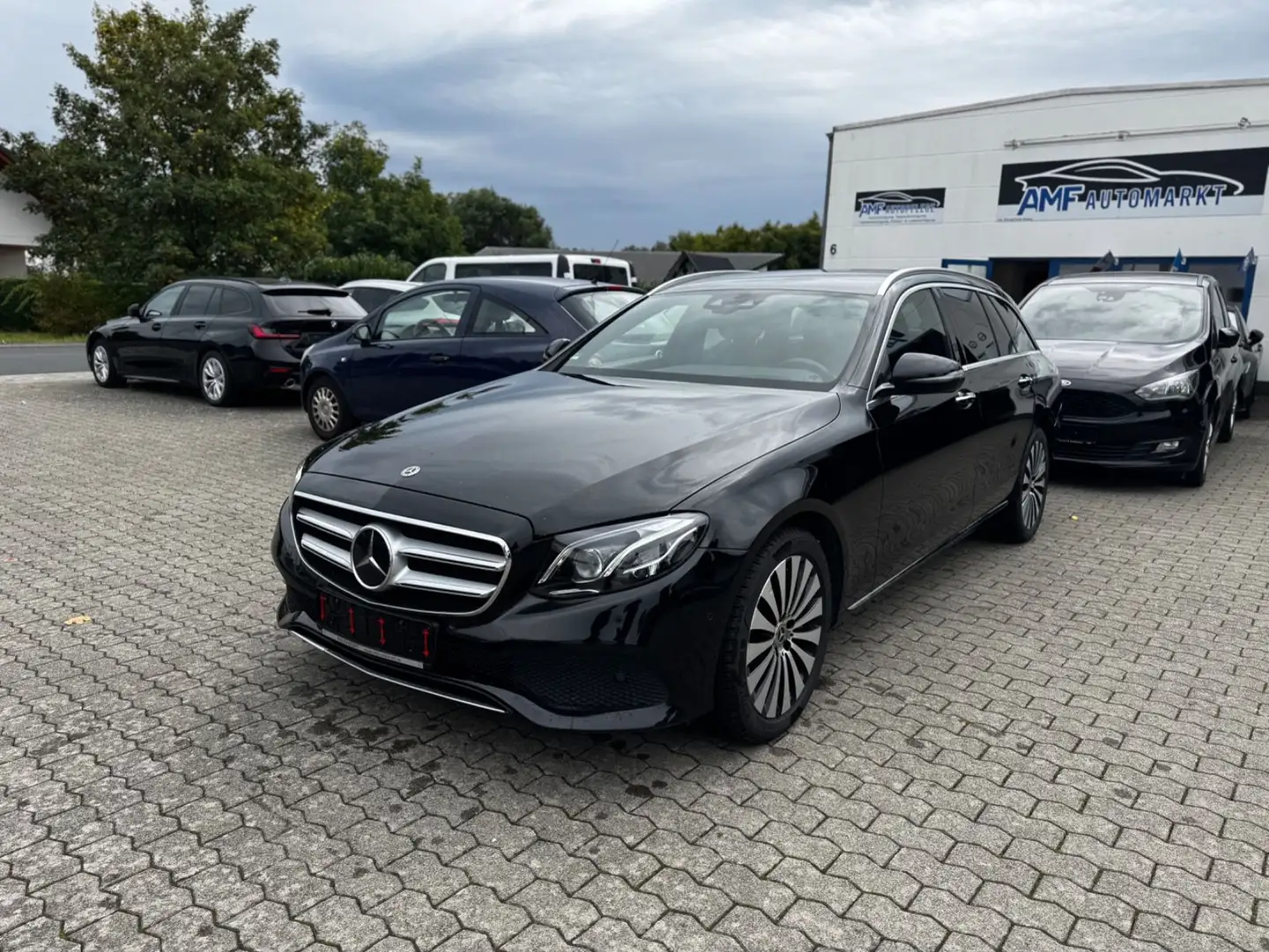 Mercedes-Benz E 350 E -Klasse T-Modell E 350 d 4Matic Schwarz - 1