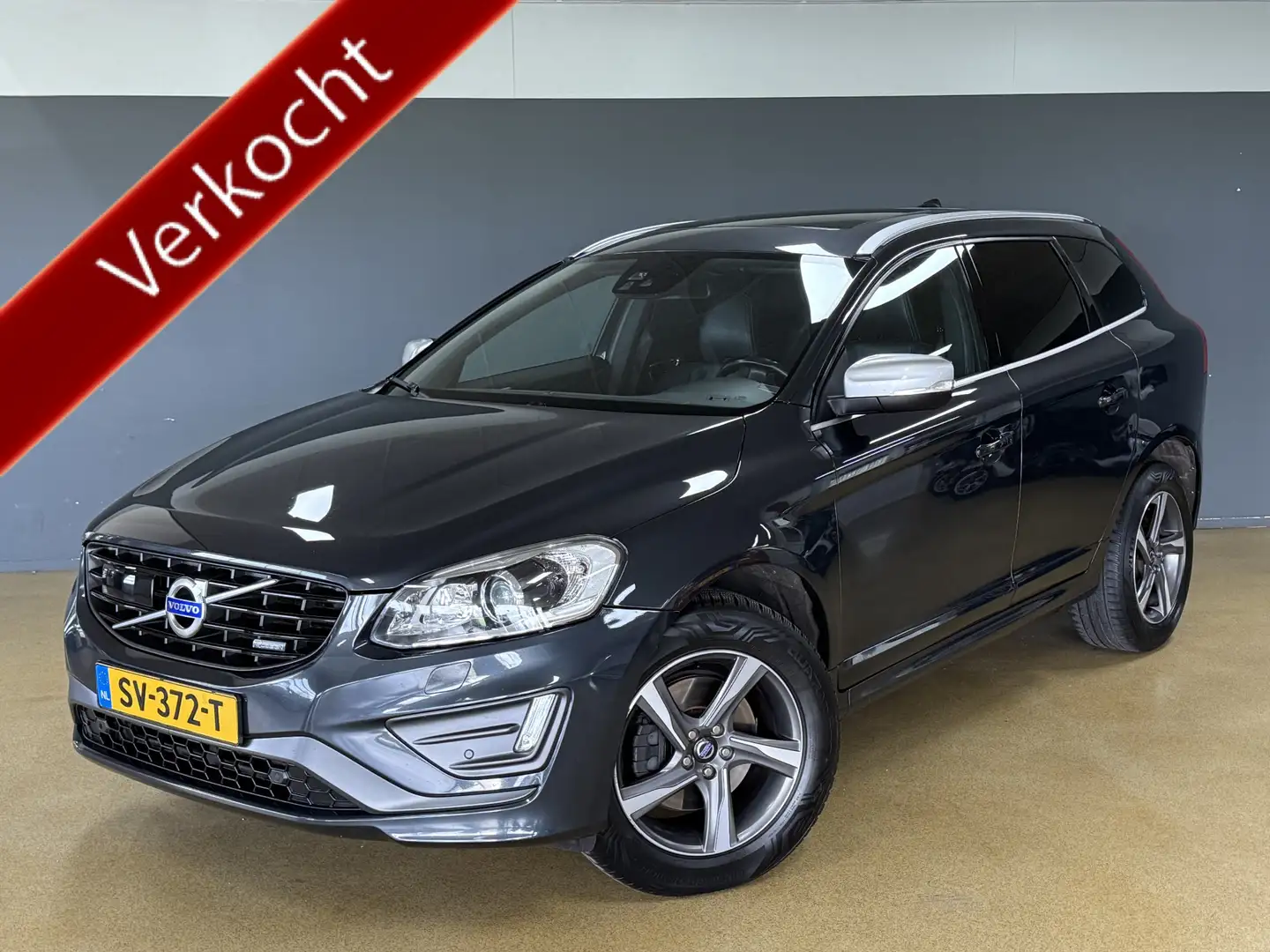 Volvo XC60 2.4 D5 R-Design AWD | Elektr. dak | ACC | Afn. Tre Grijs - 1