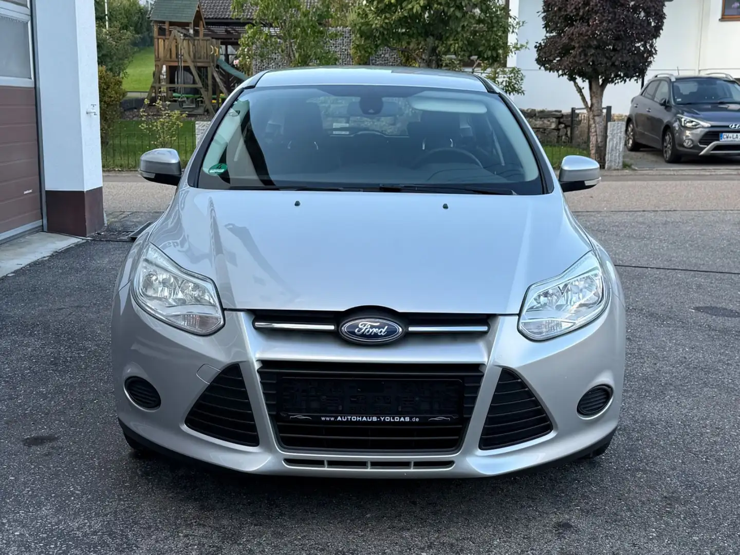 Ford Focus Turnier Trend Navi*Kamera*Zahnriemen Neu* Silber - 2