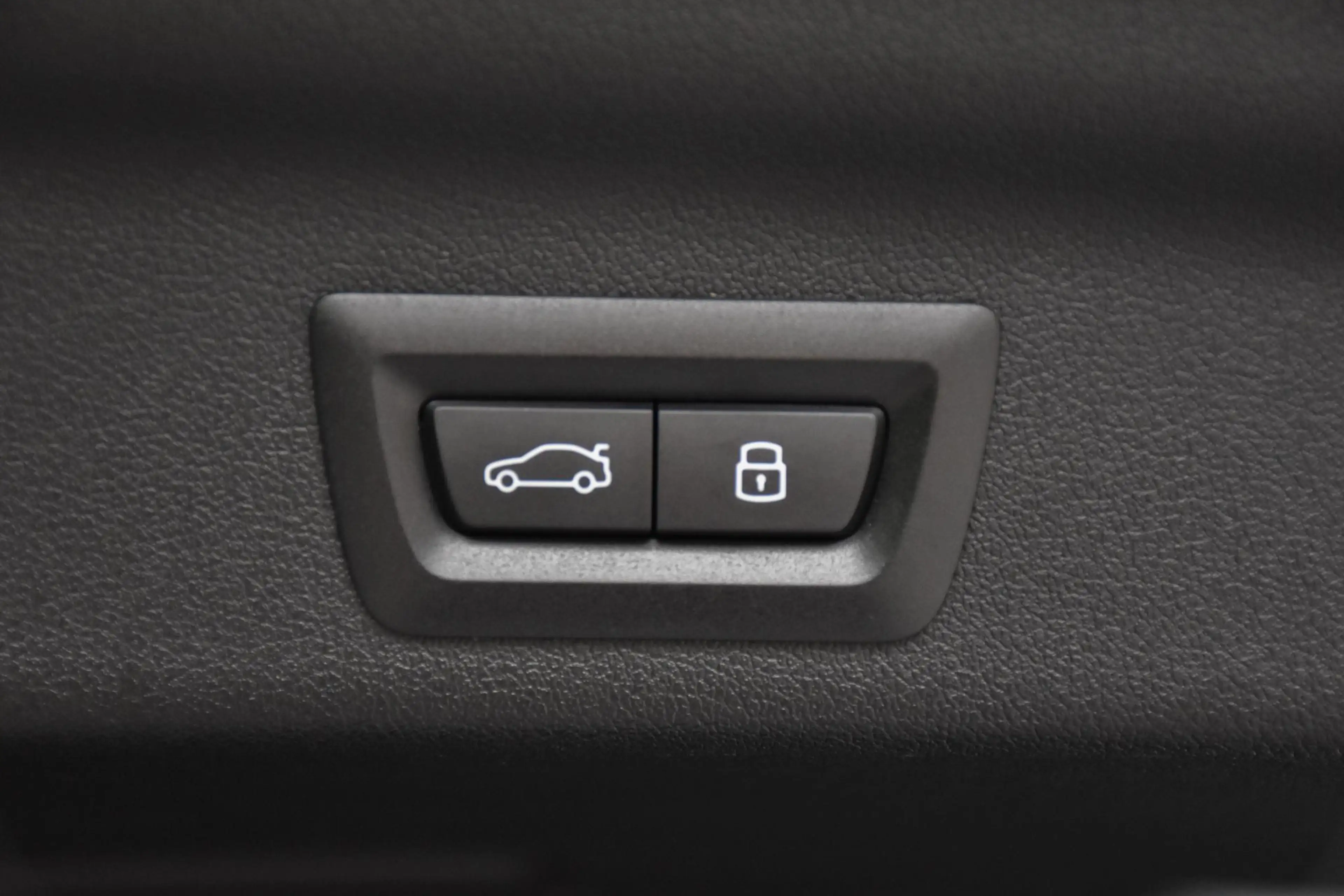 BMW X1 sDrive18i M Sport | Elektrische trekhaak — photo 33