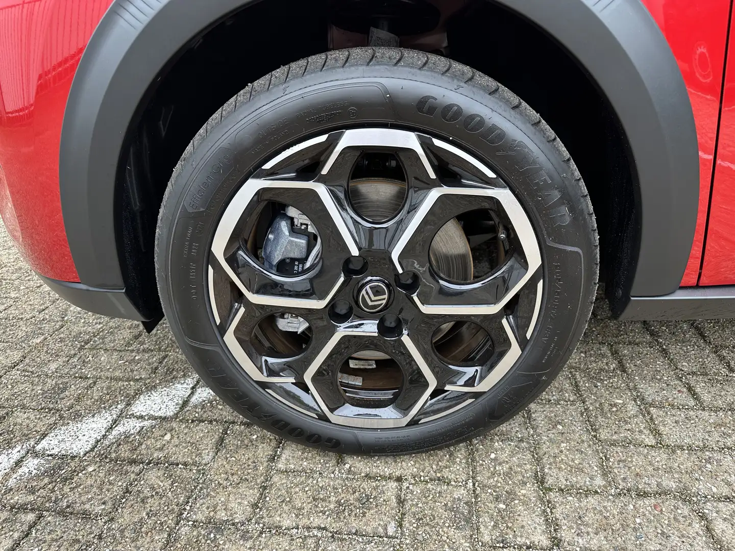 Citroen C3 Ë-C3 Max 113pk 44 kWh | 11 kW lader | Achterbank i Rouge - 2