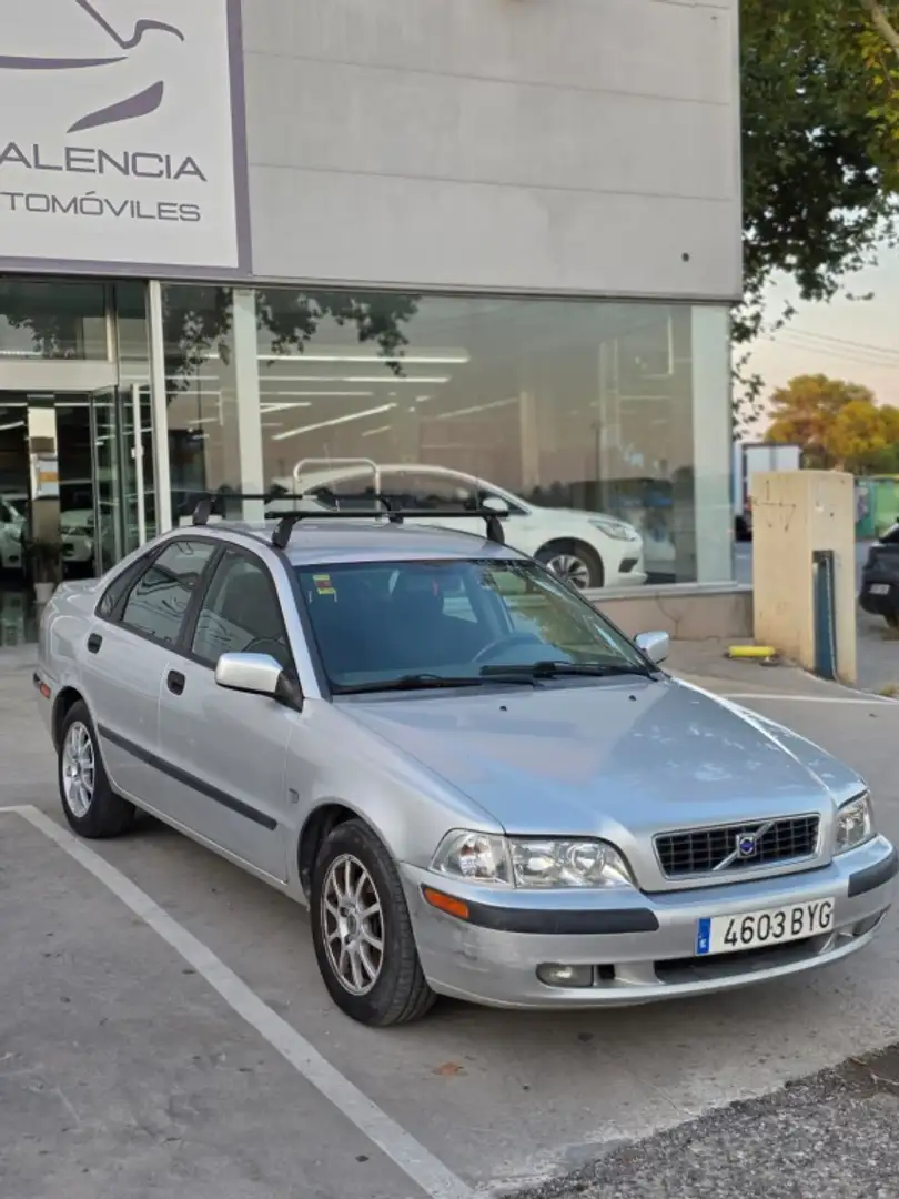 Volvo S40 1.8 Gris - 1
