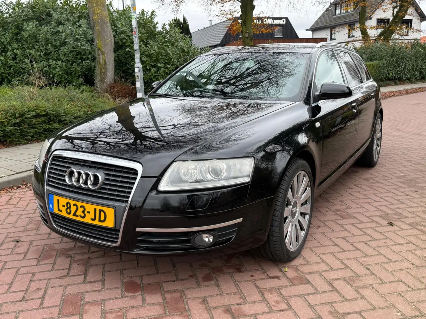 Audi A6 Avant 2.0 TFSI Zwart - 1