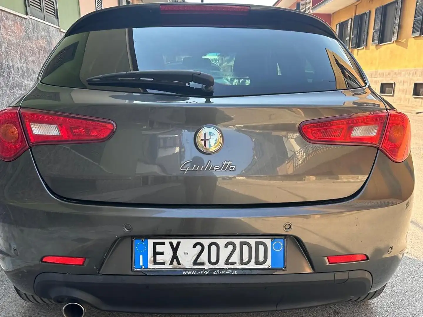 Alfa Romeo Giulietta Giulietta III 2010 1.6 jtdm(2) Distinctive Серый - 1