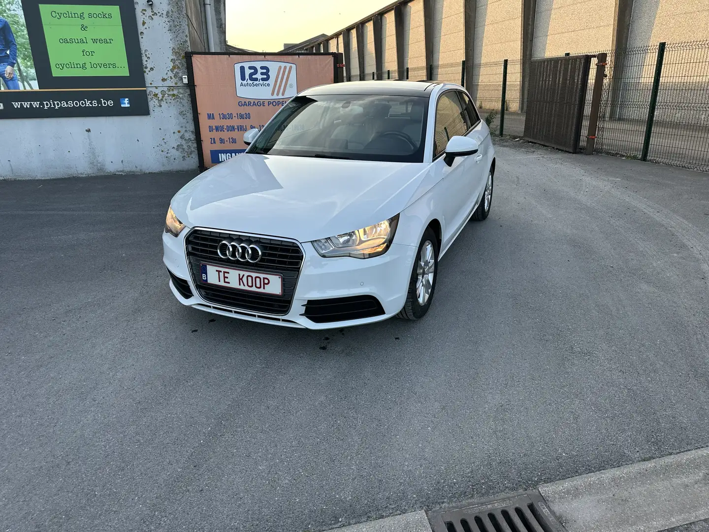 Audi A1 1.2 TFSI Attraction gereserveerd Blanc - 1