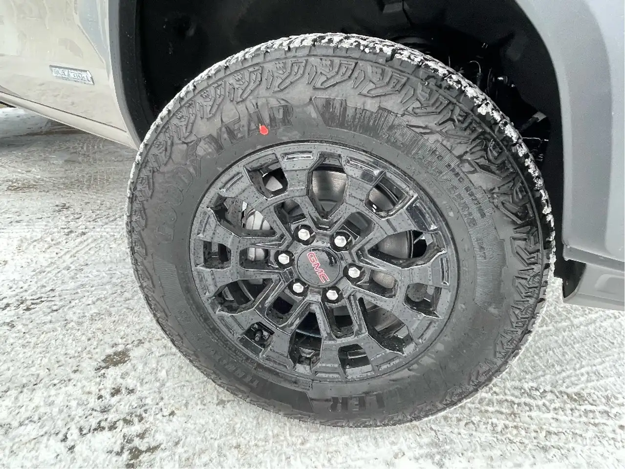 GMC Canyon снимка GMC Canyon