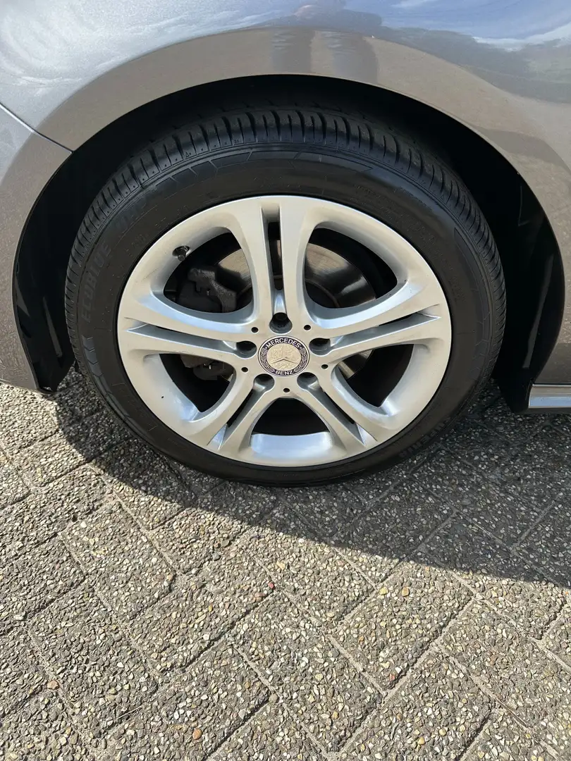 Mercedes-Benz A 180 A180 7G-DCT StreetStyle, Verw Stoelen, Airco,... Grau - 2