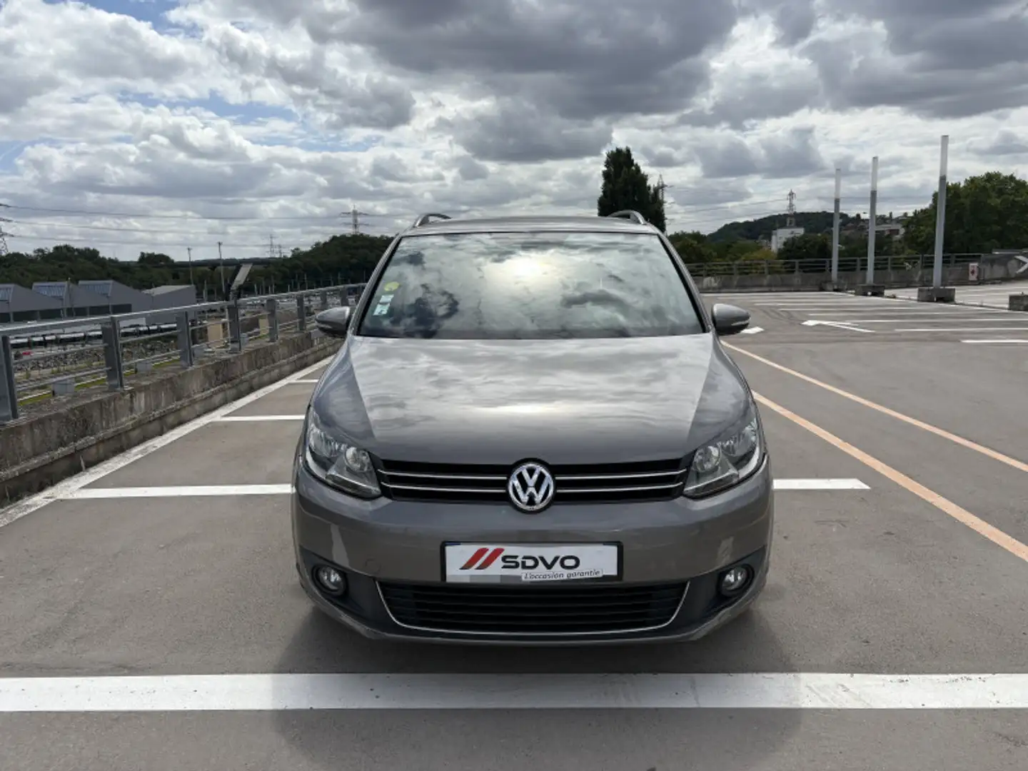 Volkswagen Touran 1.6 TDI 105CH BLUEMOTION FAP CONFORTLINE Gris - 1