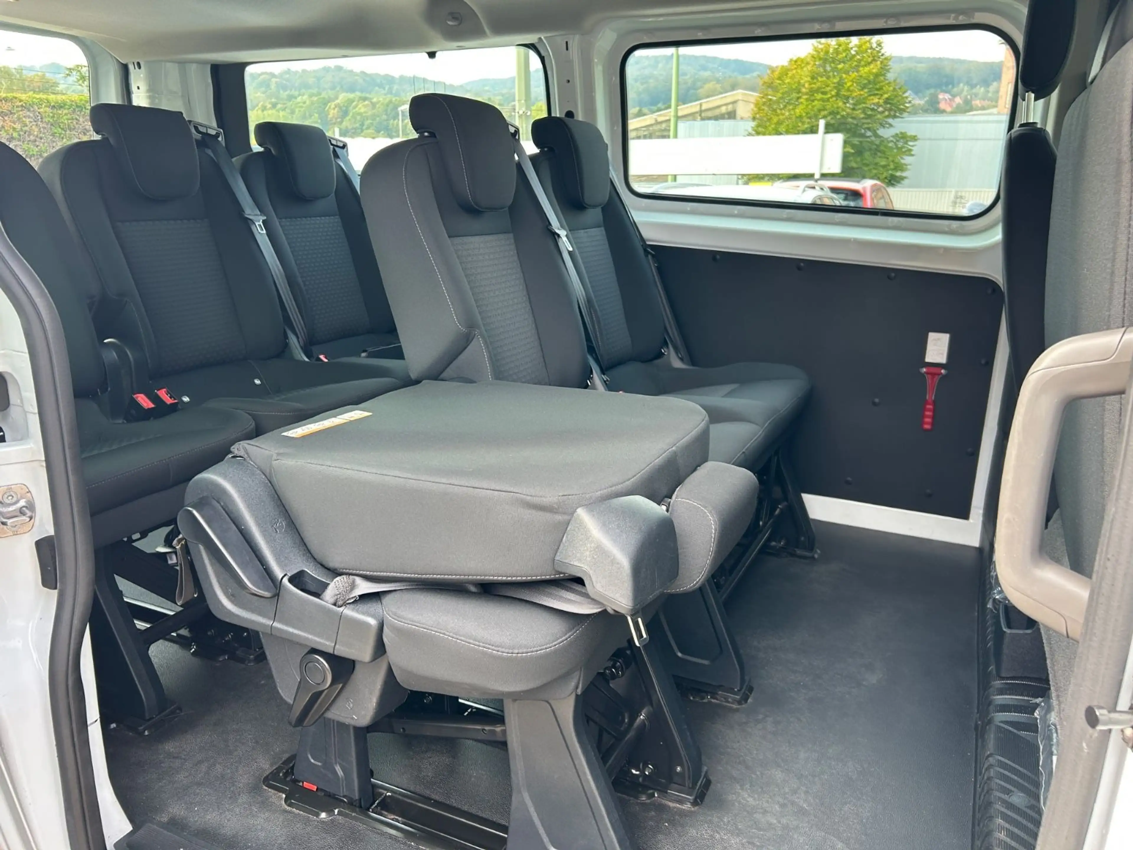 Ford Transit Custom Kombi 320 L2 Trend *9-Sitzer* — photo 15
