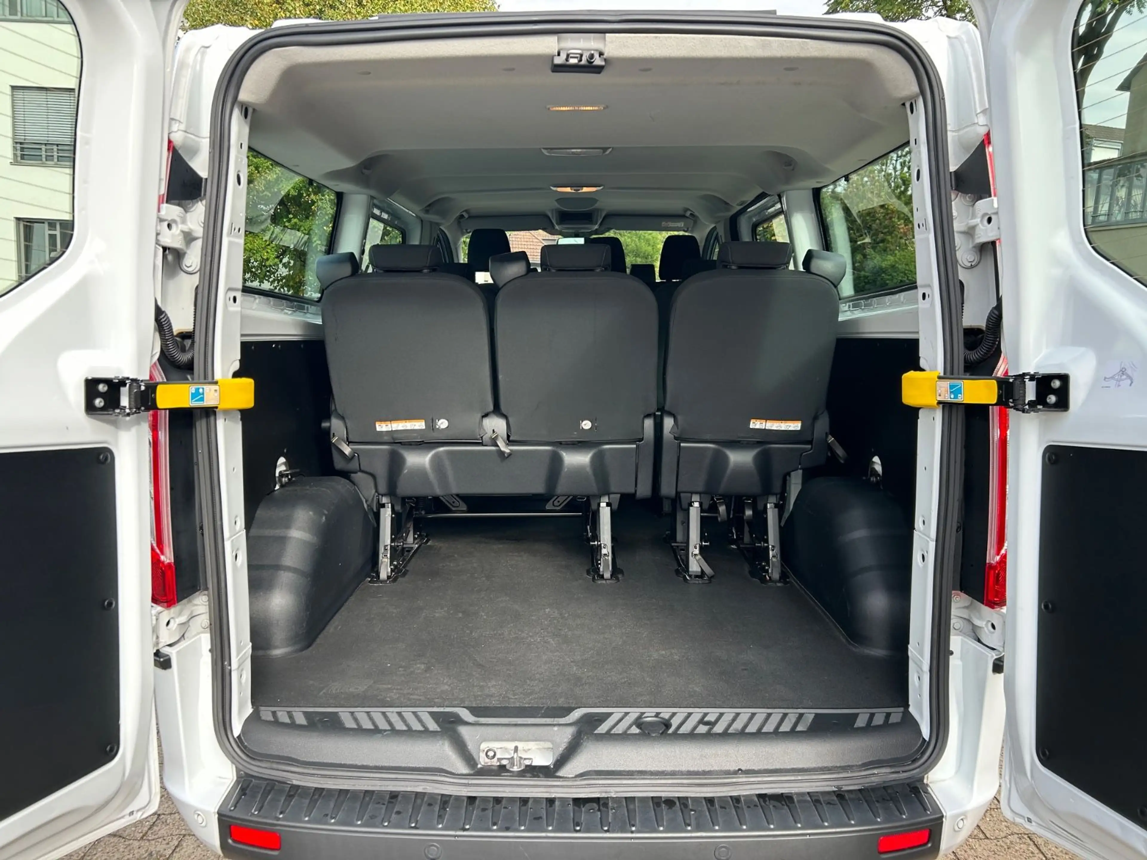 Ford Transit Custom Kombi 320 L2 Trend *9-Sitzer* — photo 10
