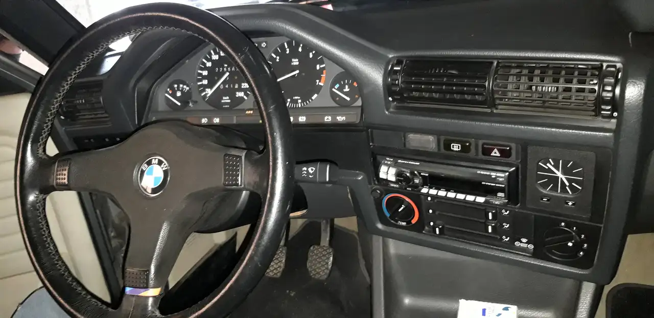 BMW 325i, foto 3