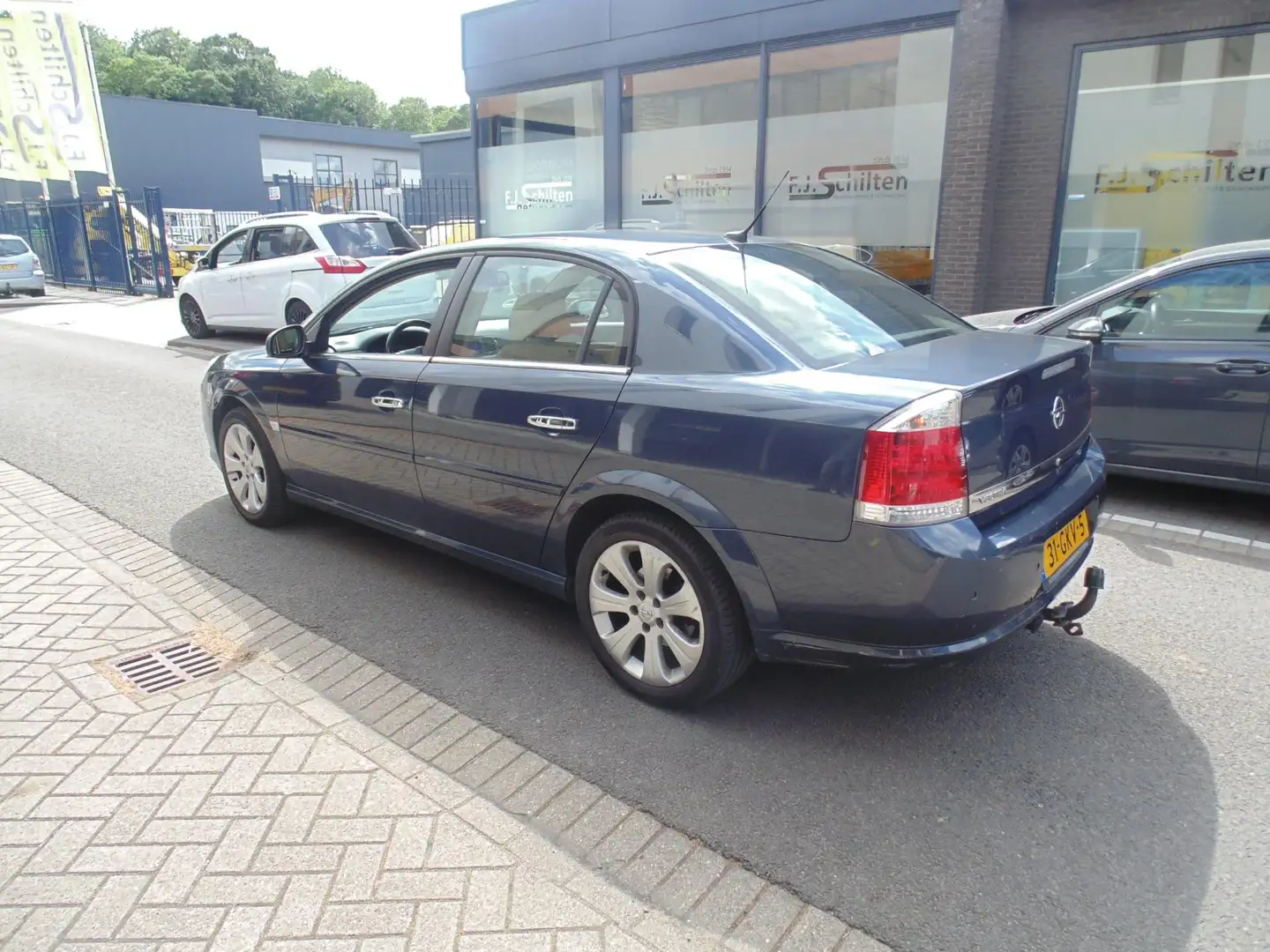 Opel Vectra 1.8-16V Executive met airco leer 2008 Grijs - 2