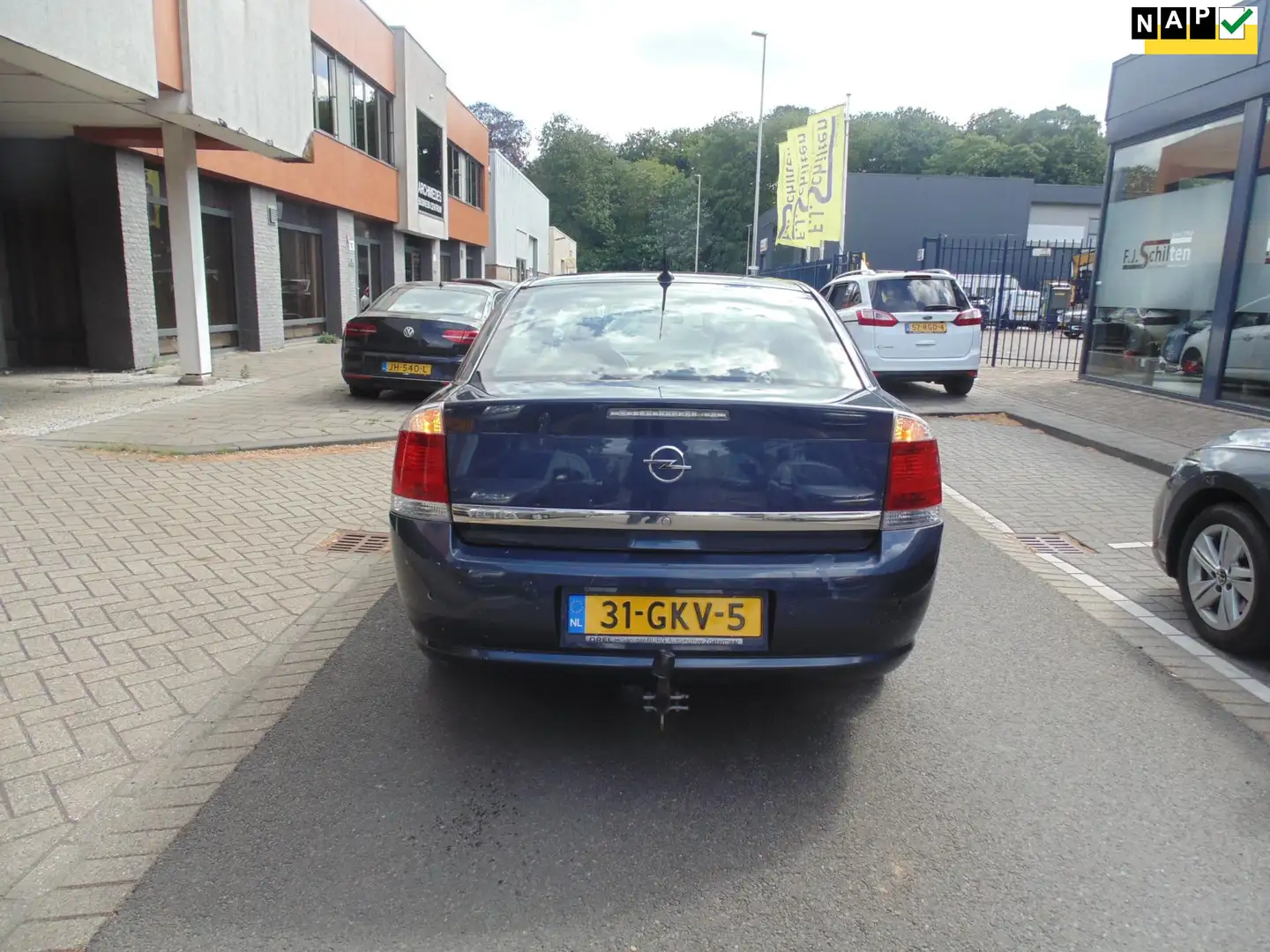 Opel Vectra 1.8-16V Executive met airco leer 2008 Grijs - 1